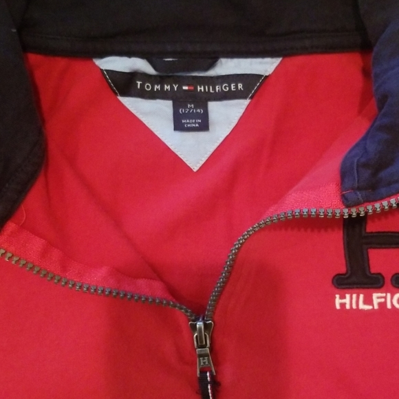 🌻3/$20🌻Tommy Hilfiger sweatshirt kids - Picture 2 of 4